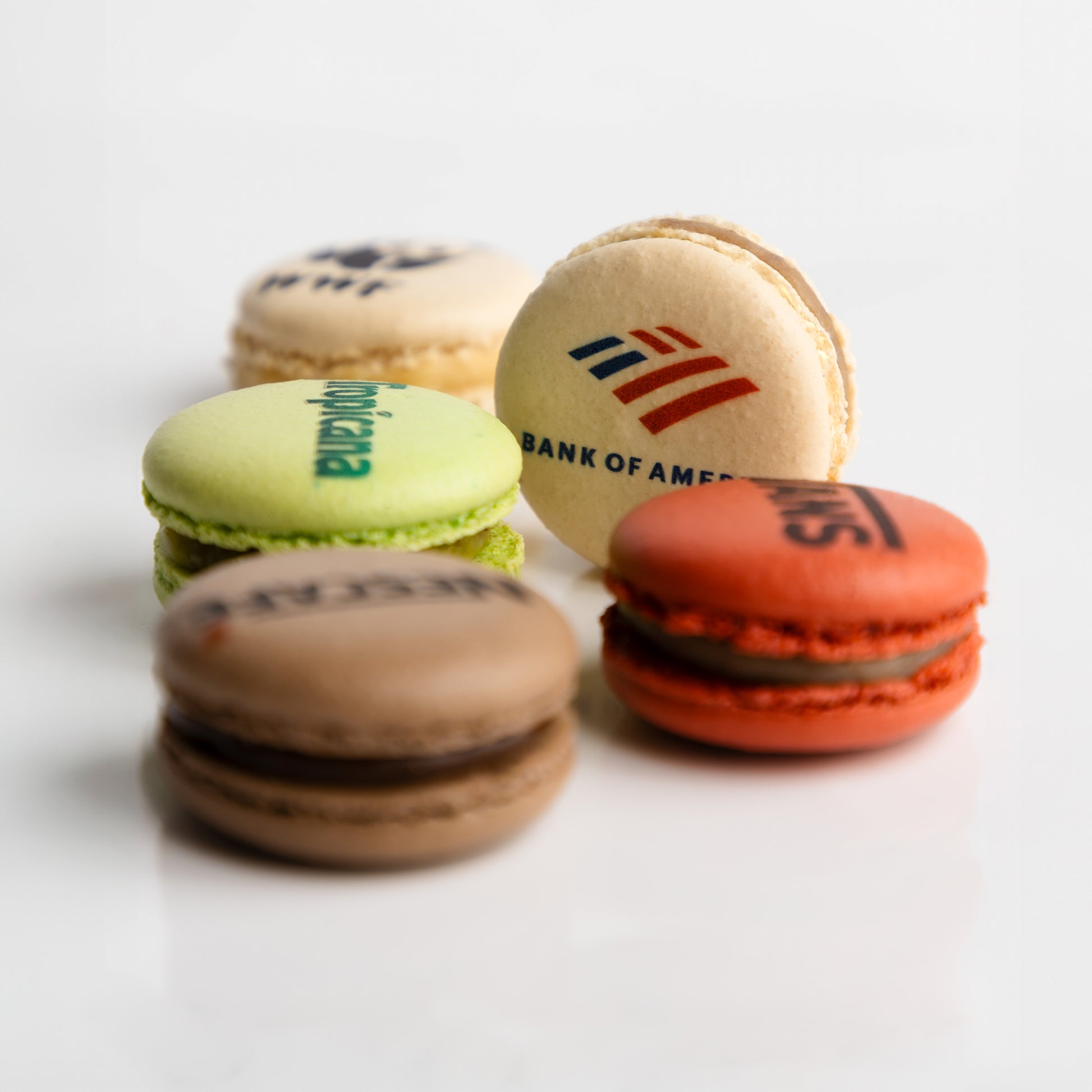 Handmade Personalized Printed Macarons – Custom Photo, Logo & QR Code Macarons French Macaron by WoooW